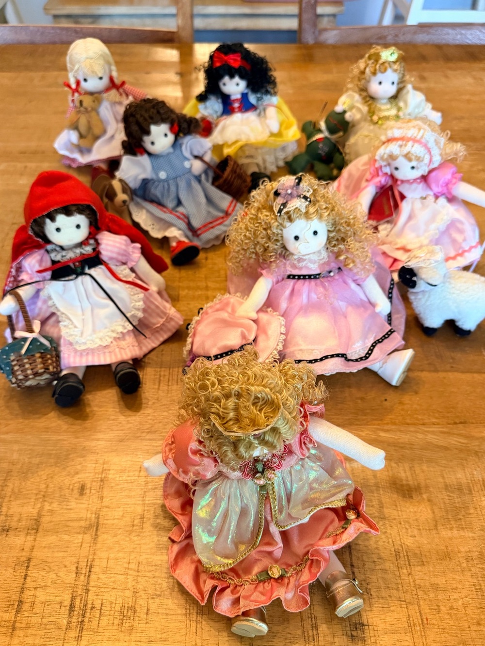 Vintage Green Tree Collectibles bundle of 8 Musical Dolls Girls nursery rhymes